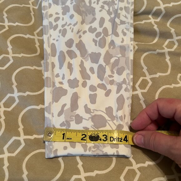Lululemon Leggings - Grey and White Pattern - Size 8 (No Size Tags but Measures) - Picture 13 of 13